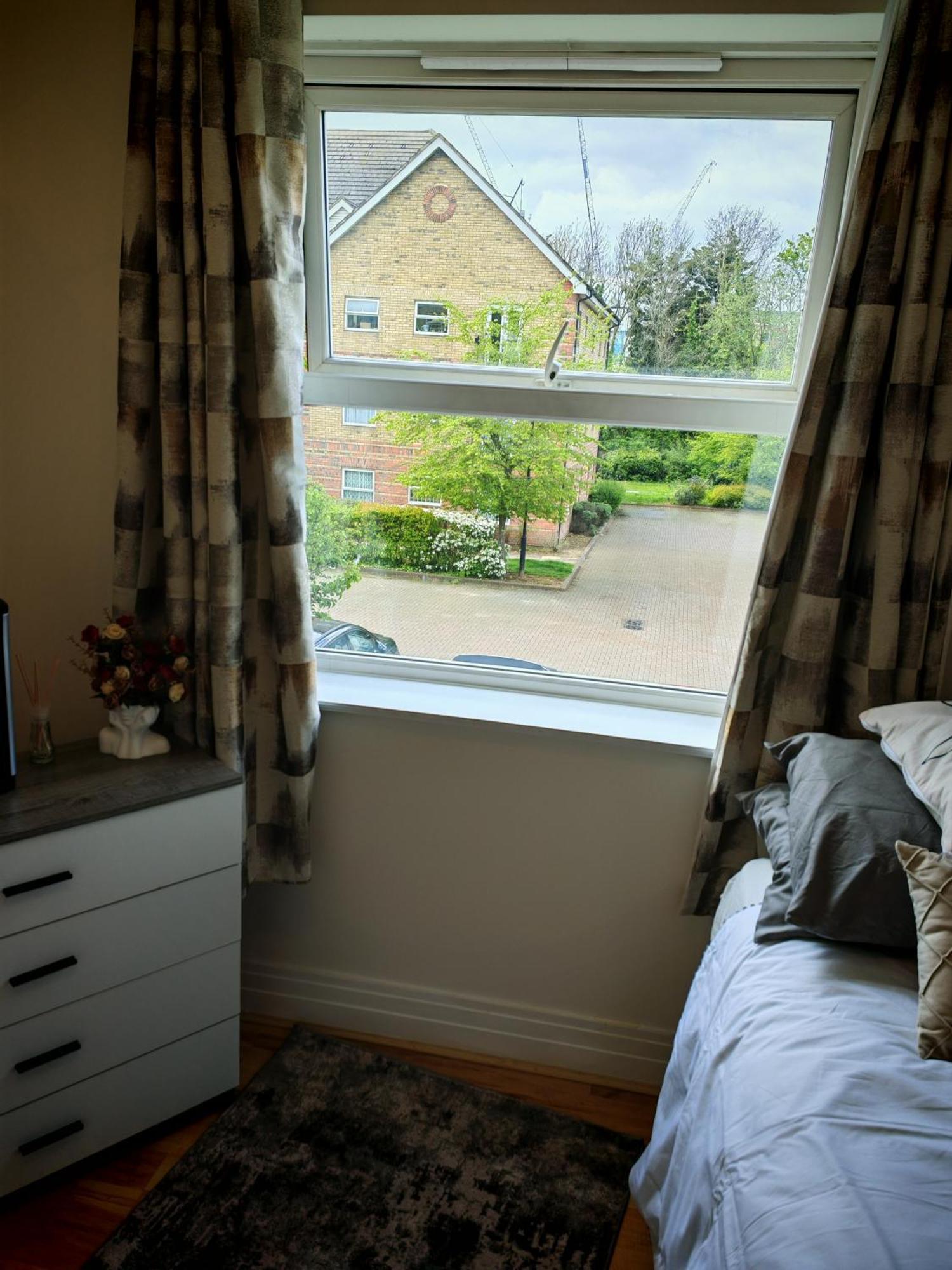 Spacious & Cosy Double And Single Bedrooms Close To Hendon & Colindale Tube Stations Exterior photo