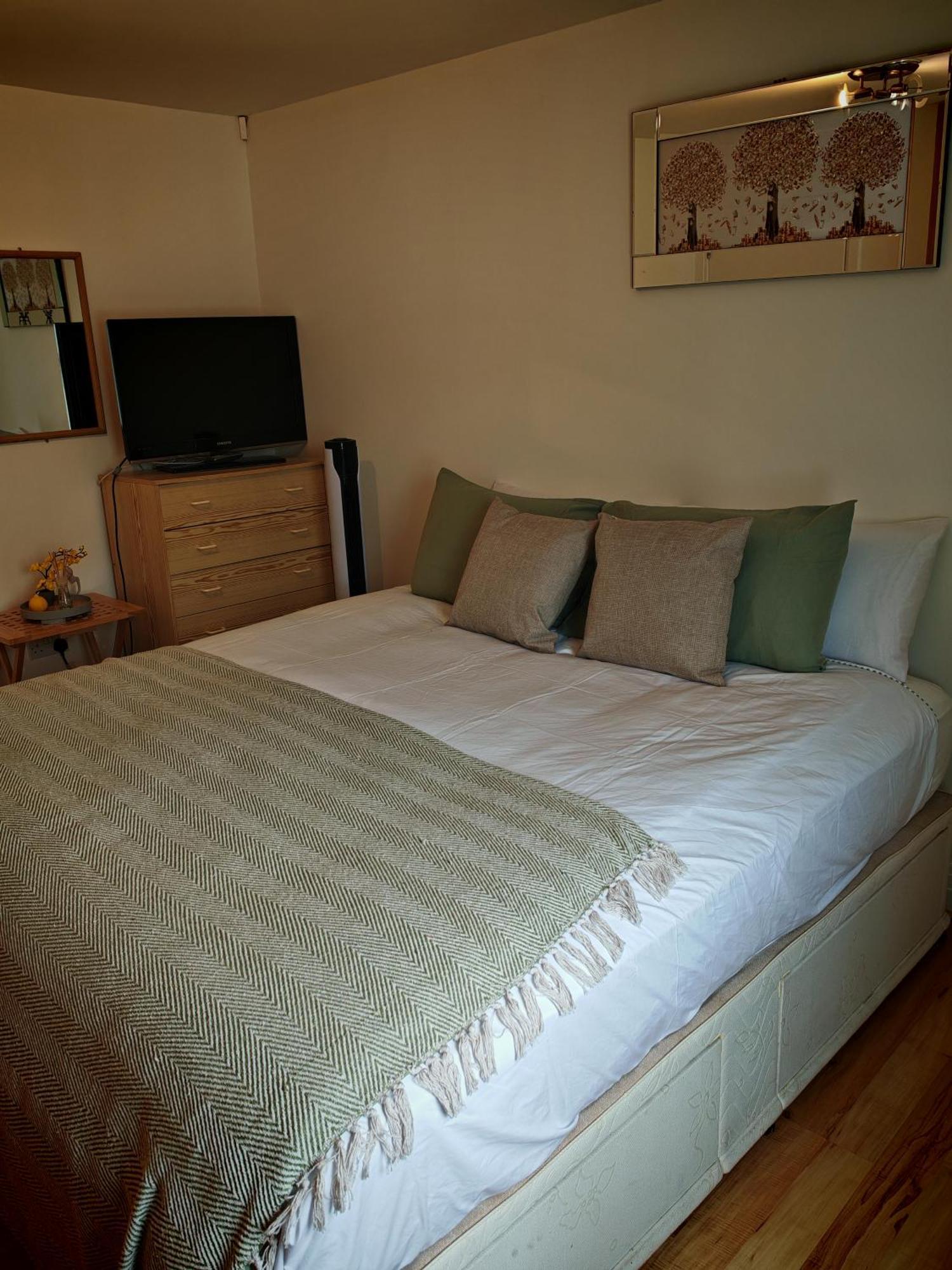 Spacious & Cosy Double And Single Bedrooms Close To Hendon & Colindale Tube Stations Exterior photo